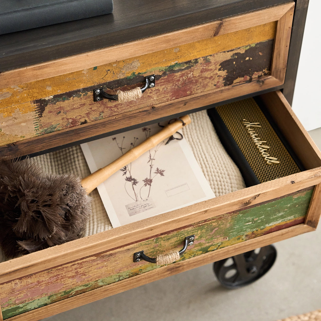 Lodin Side Table
