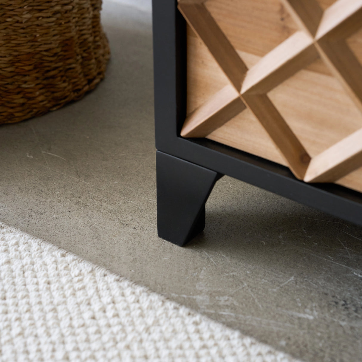 Falith 41"x37" Chest