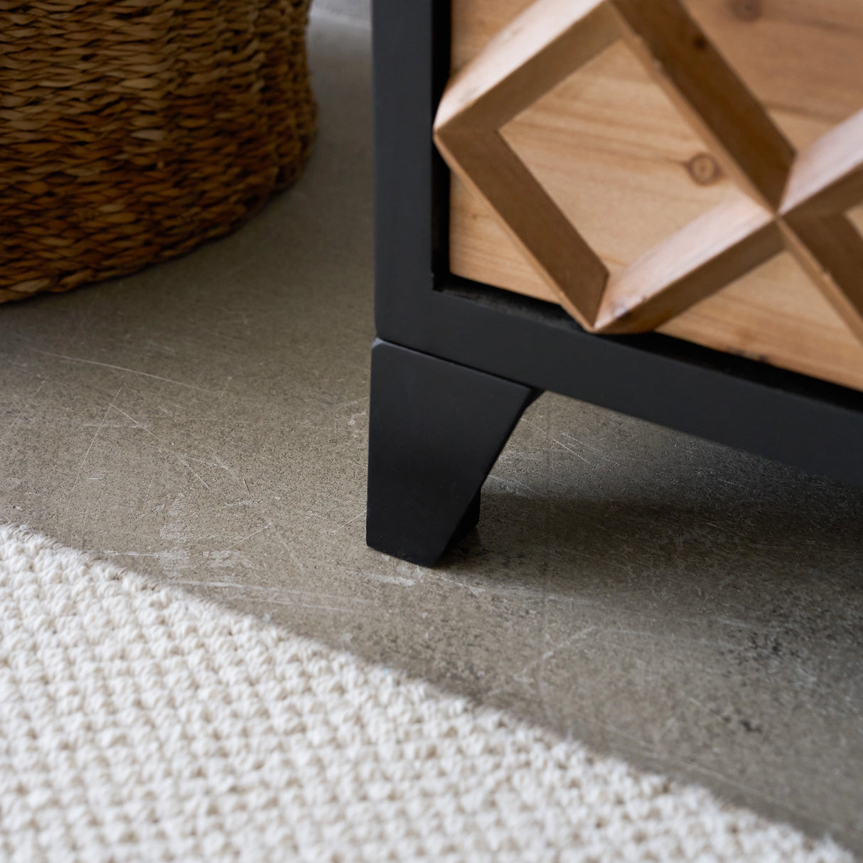 Falith 33"x44" Dresser