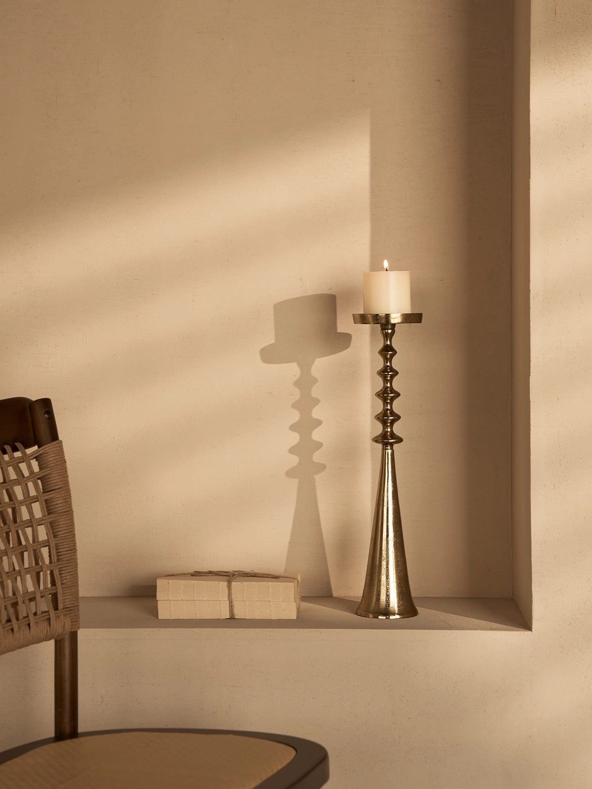 The Tempered 18“ Candle Holder