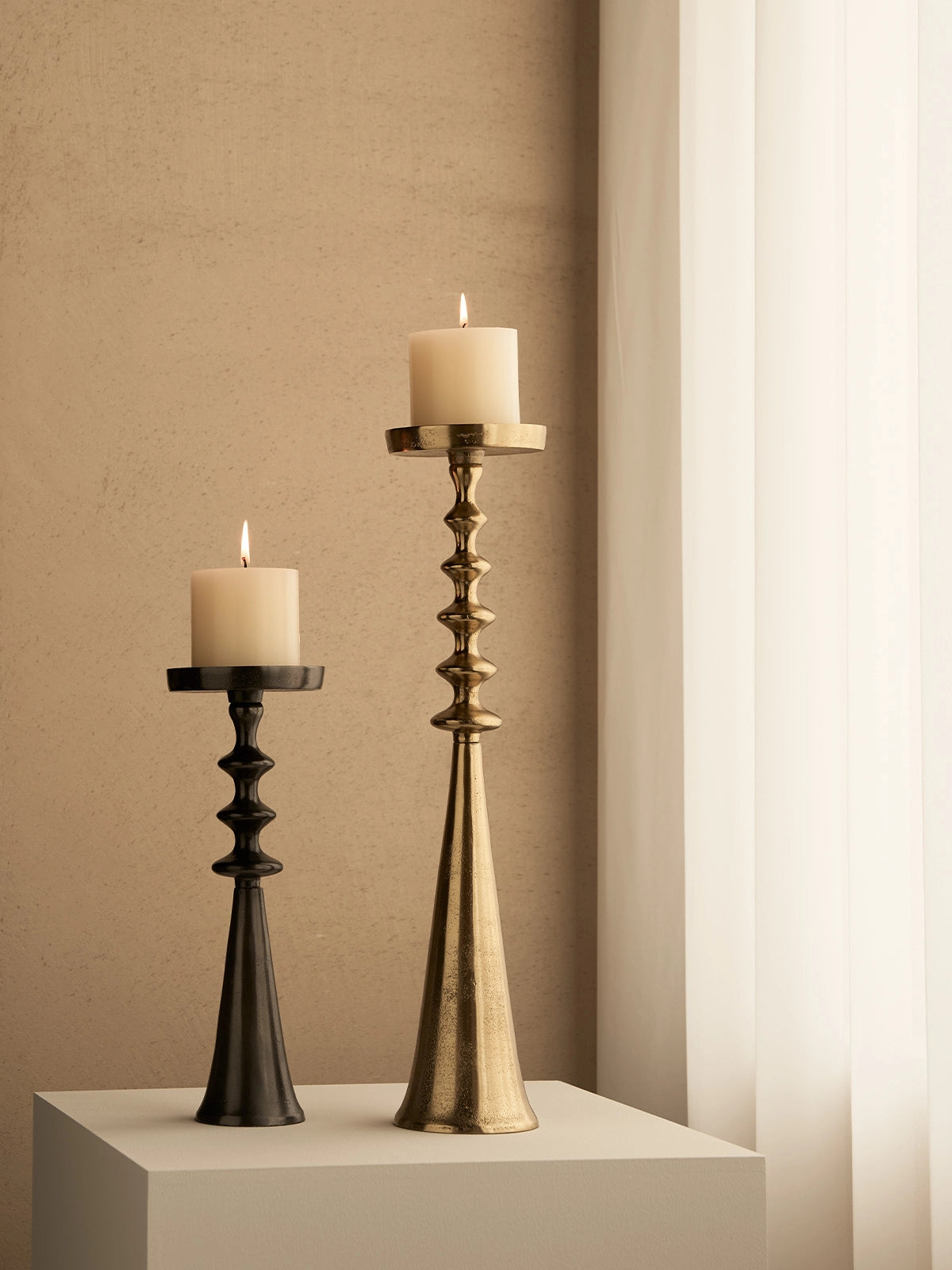 The Tempered 18“ Candle Holder