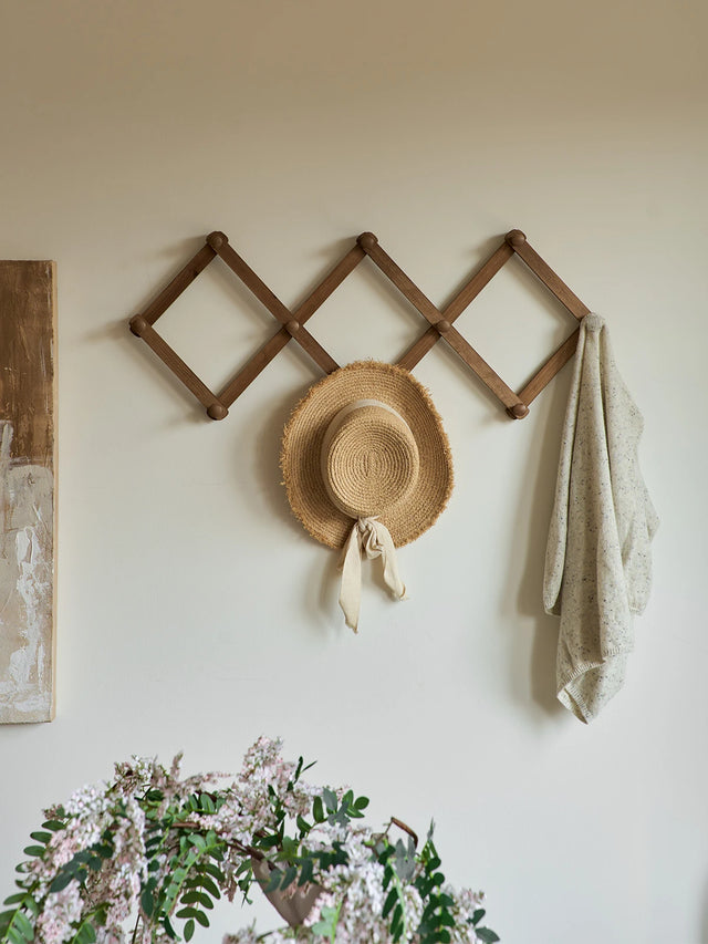 The Accordion Wall Shelf