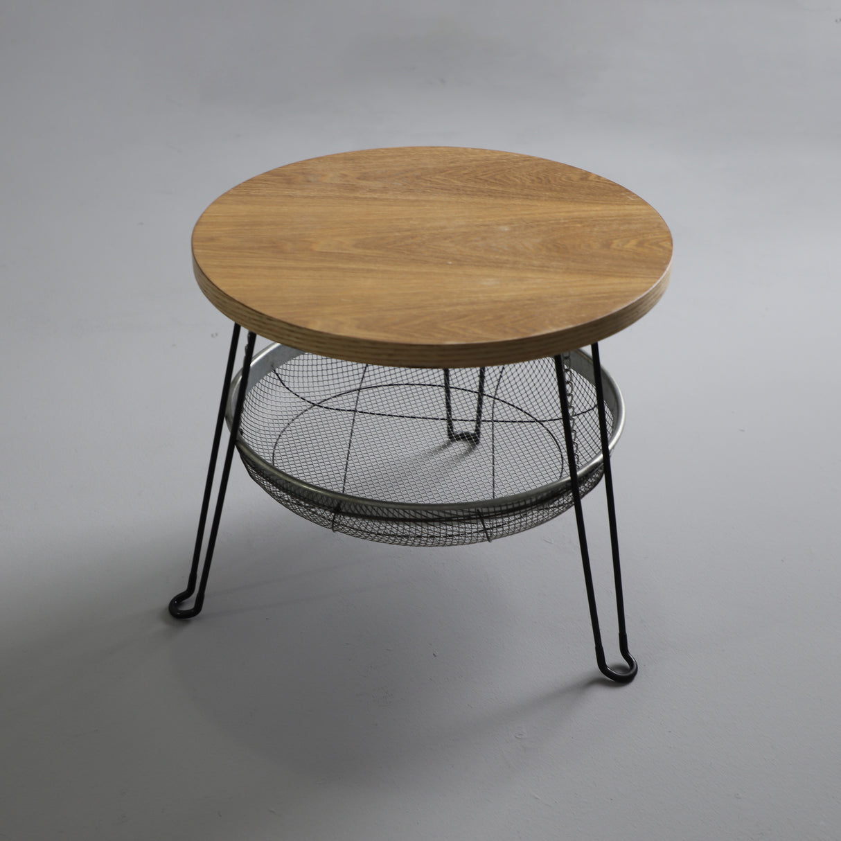 Round Side Table with Wood Tabletop and Metal Mesh Basket